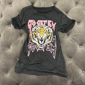 Oversized graphic tshirt